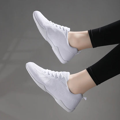 Zapatillas blancas de baile para niñas Marwoo: zapatillas ligeras para entrenamiento de animadoras, caminar y tenis; zapatillas deportivas de moda para mujer 2316