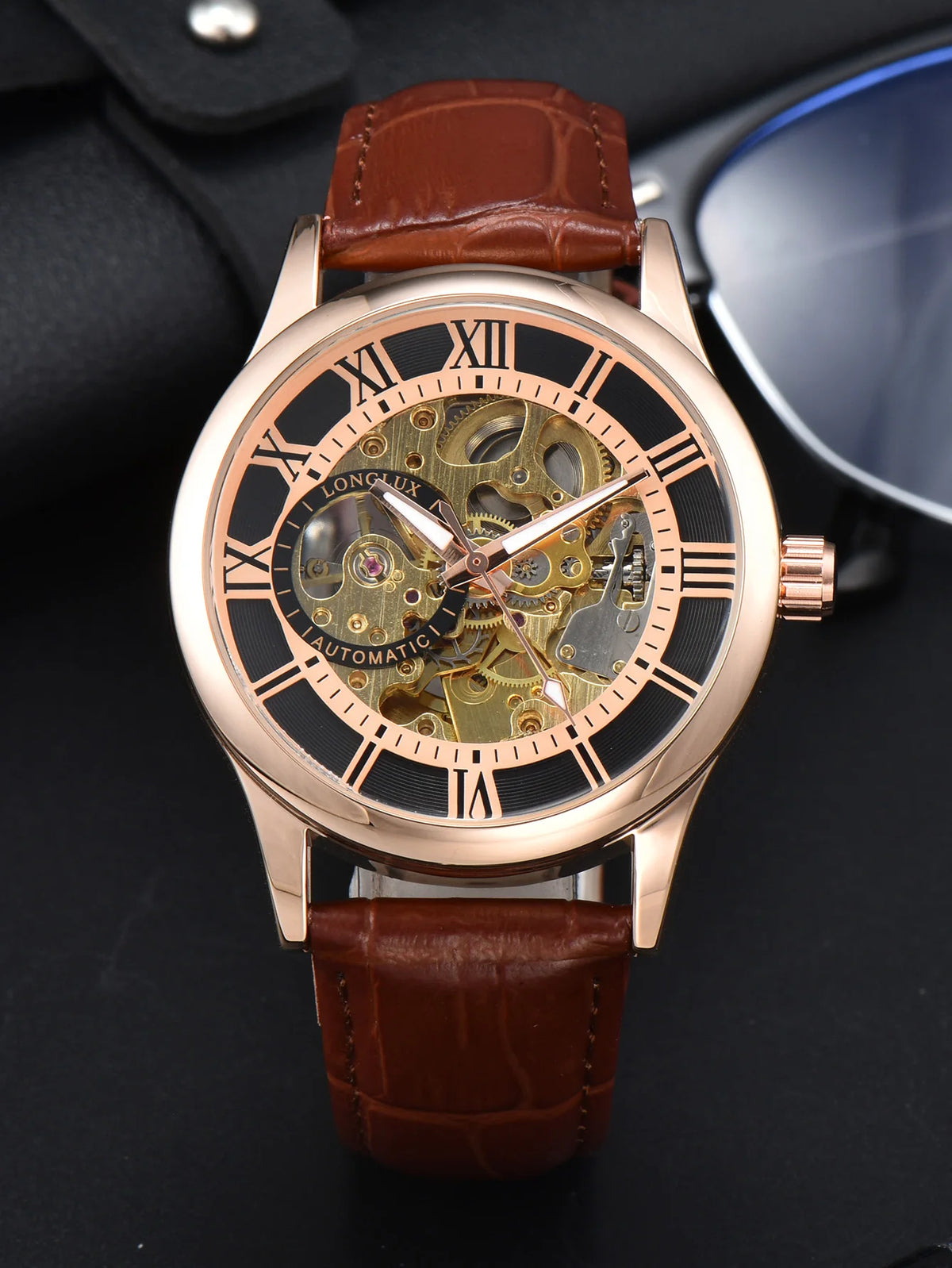 Reloj automático para hombre, estilo de lujo, esfera con números romanos, mecanismo a la vista (esqueleto), resistente al agua, agujas luminiscentes, correa de piel: una opción ideal para regalar.