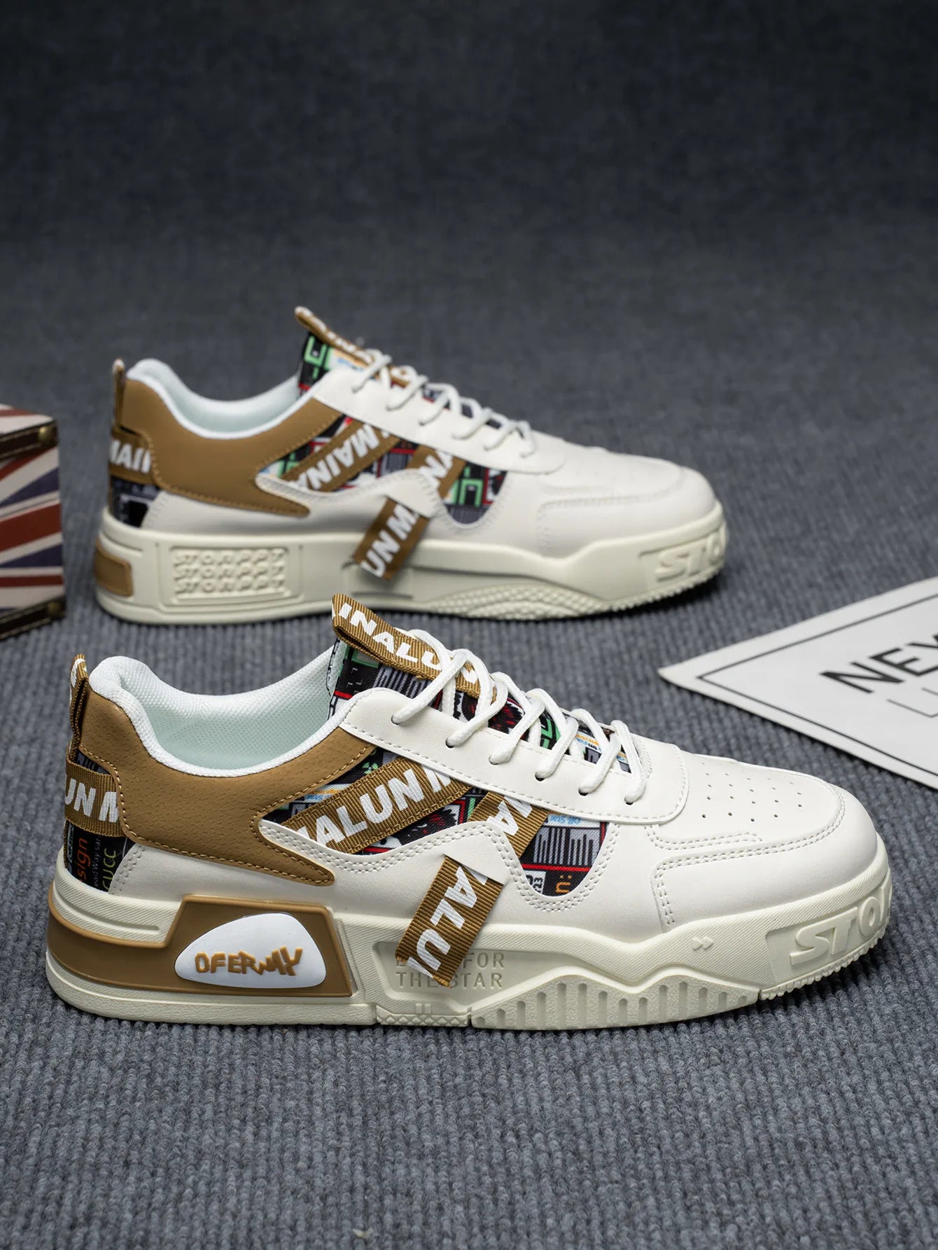 High Quality Men's Sneakers Light PU Leather Casual Shoes for Men Lace Up Flats Luxury White Black Tenis Shoes Zapatillas Hombre