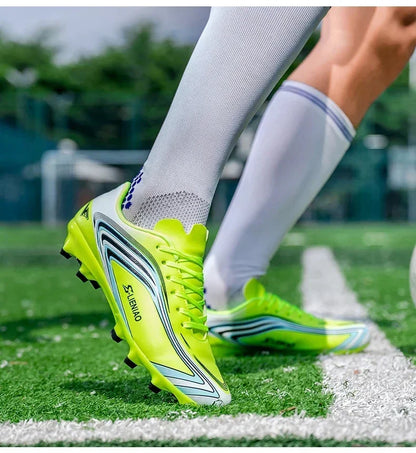 Nouvelles chaussures de football pour hommes, crampons de futsal, chaussures de soccer, chaussures de match, baskets d'intérieur de haute qualité, best-seller, antidérapantes, pour entraînement et extérieur