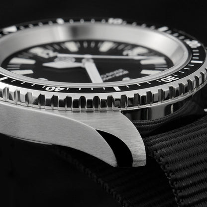 Orologio di lusso da uomo Watchdives WD1980 V3 con movimento al quarzo VH31 Sweep Seconds, vetro zaffiro con rivestimento AR e impermeabilità 10Bar
