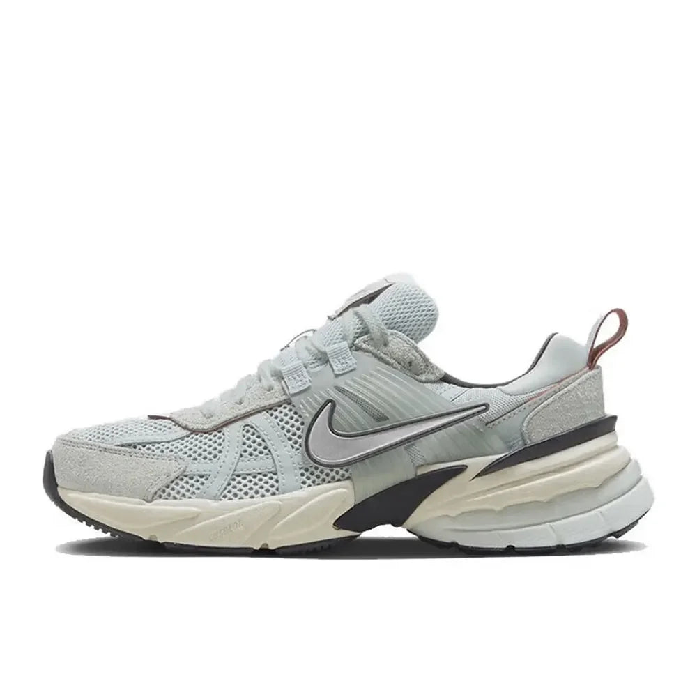 Sapatilhas de running retro Nike V2K Run, amortecimento confortável e construção durável, estilo casual unissexo para o dia a dia FD0736-003