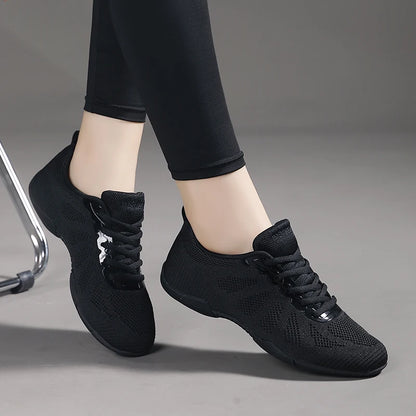 Zapatillas blancas de baile para niñas Marwoo: zapatillas ligeras para entrenamiento de animadoras, caminar y tenis; zapatillas deportivas de moda para mujer 2316